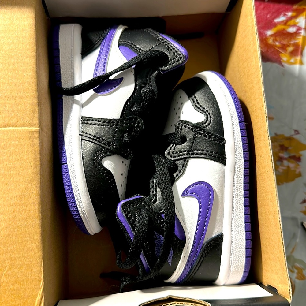BNIB Nike Air Jordan #1s For baby walking 4c